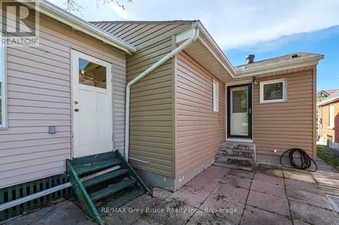 129 3rd A Street West Owen Sound ON N4K 3J6