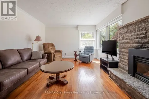 129 3rd A Street West Owen Sound ON N4K 3J6
