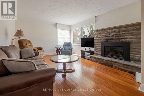 129 3rd A Street West Owen Sound ON N4K 3J6