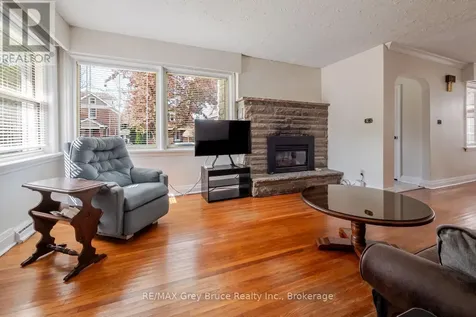 129 3rd A Street West Owen Sound ON N4K 3J6