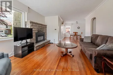 129 3rd A Street West Owen Sound ON N4K 3J6