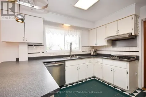 2061 Balharrie Avenue Ottawa ON K1G 1G2