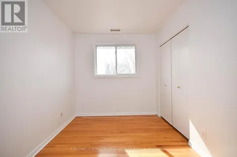 2061 Balharrie Avenue Ottawa ON K1G 1G2