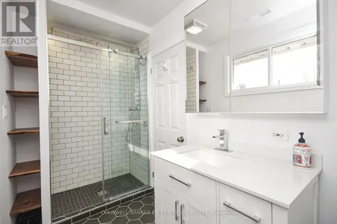 2061 Balharrie Avenue Ottawa ON K1G 1G2