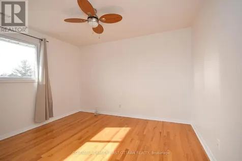 2061 Balharrie Avenue Ottawa ON K1G 1G2