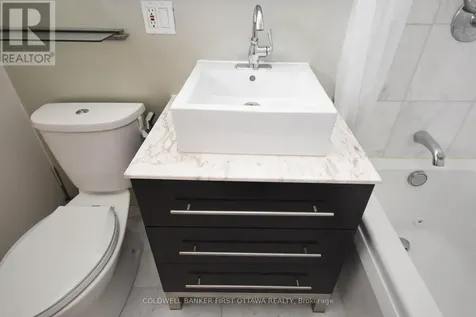 2061 Balharrie Avenue Ottawa ON K1G 1G2