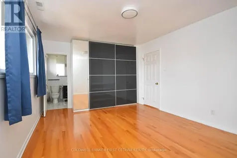 2061 Balharrie Avenue Ottawa ON K1G 1G2
