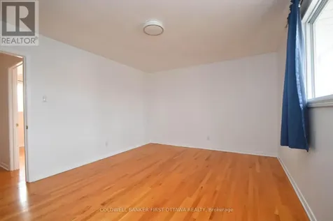 2061 Balharrie Avenue Ottawa ON K1G 1G2