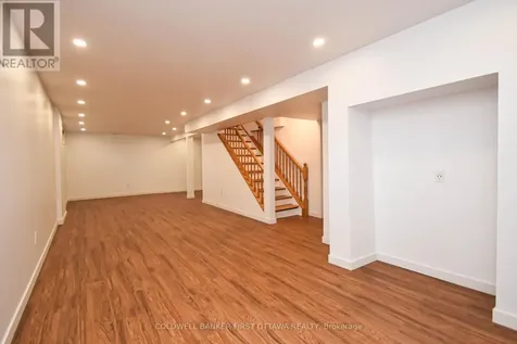 2061 Balharrie Avenue Ottawa ON K1G 1G2