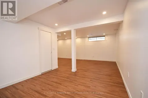 2061 Balharrie Avenue Ottawa ON K1G 1G2