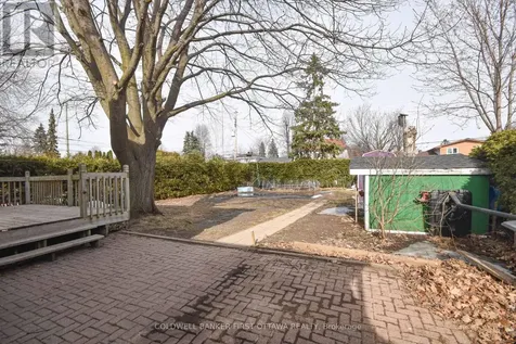 2061 Balharrie Avenue Ottawa ON K1G 1G2