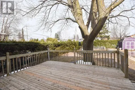 2061 Balharrie Avenue Ottawa ON K1G 1G2