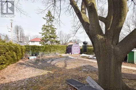 2061 Balharrie Avenue Ottawa ON K1G 1G2