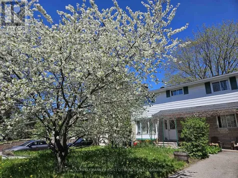2061 Balharrie Avenue Ottawa ON K1G 1G2