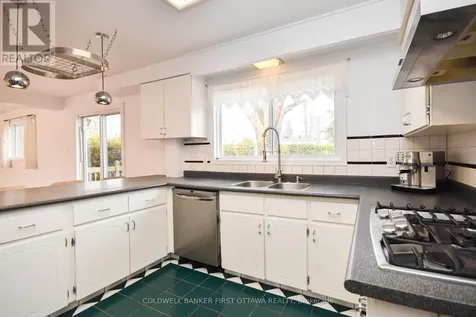 2061 Balharrie Avenue Ottawa ON K1G 1G2