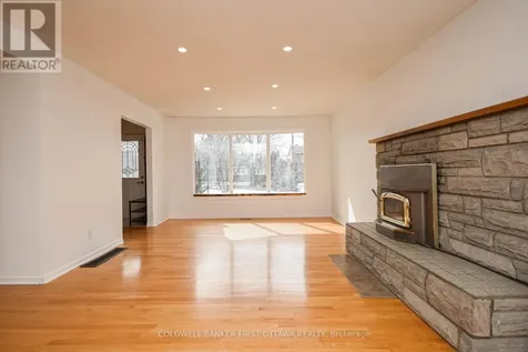 2061 Balharrie Avenue Ottawa ON K1G 1G2