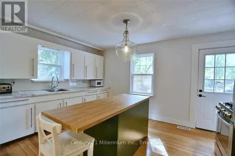 85 Glenwood Drive Wasaga Beach ON L9Z 2K5