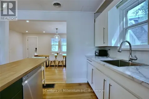 85 Glenwood Drive Wasaga Beach ON L9Z 2K5