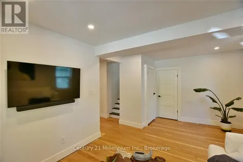 85 Glenwood Drive Wasaga Beach ON L9Z 2K5