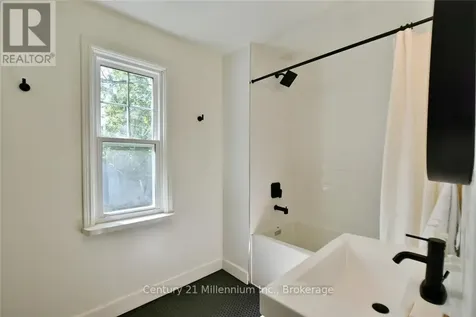 85 Glenwood Drive Wasaga Beach ON L9Z 2K5