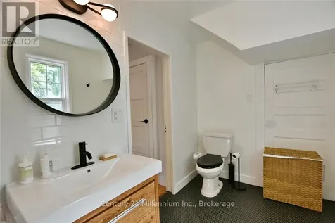 85 Glenwood Drive Wasaga Beach ON L9Z 2K5