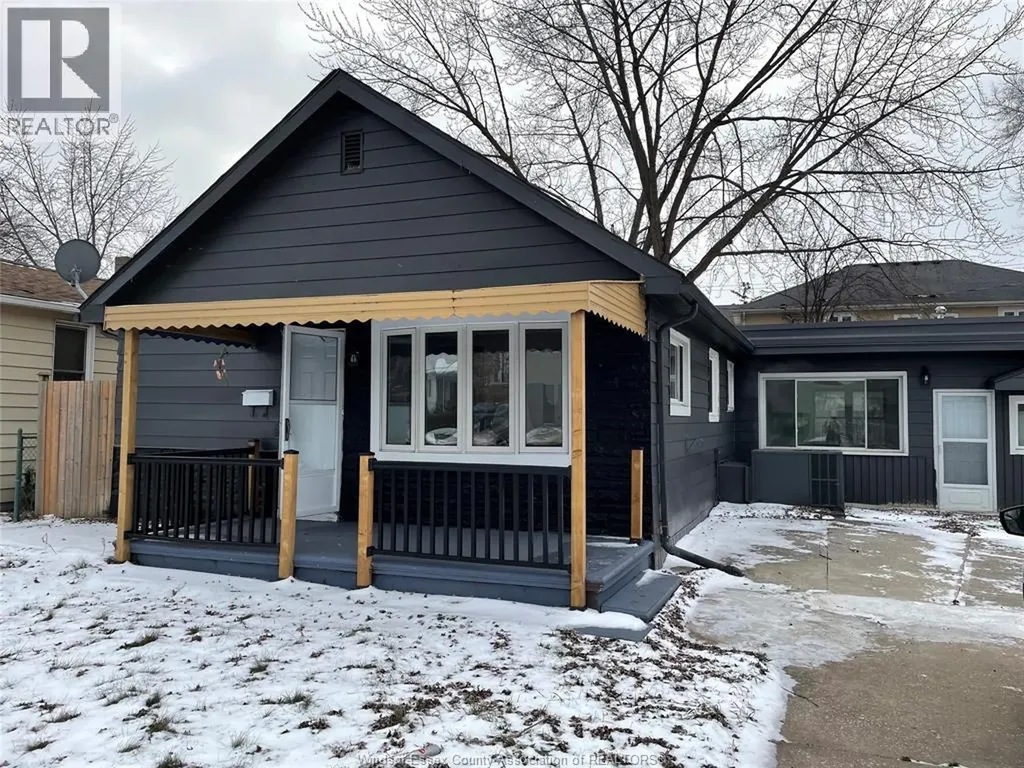 819 Frank Avenue Windsor ON N8S 3P4