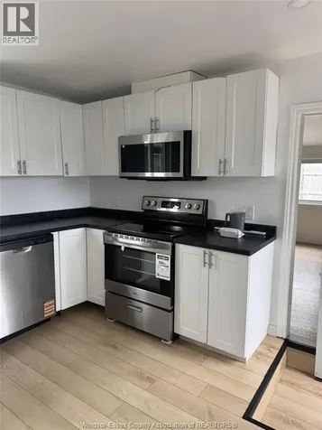 819 Frank Avenue Windsor ON N8S 3P4