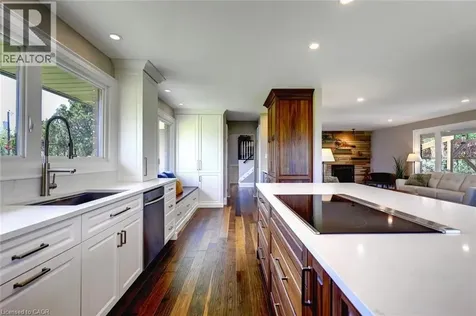 44 Fifty Road Stoney Creek ON L8J 2X6