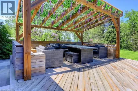 44 Fifty Road Stoney Creek ON L8J 2X6