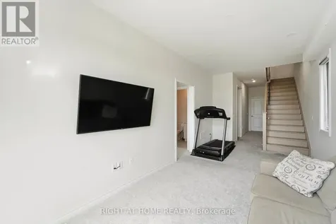 75 Puisaya Drive Richmond Hill ON L4E 1L2