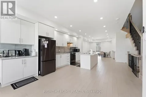 75 Puisaya Drive Richmond Hill ON L4E 1L2