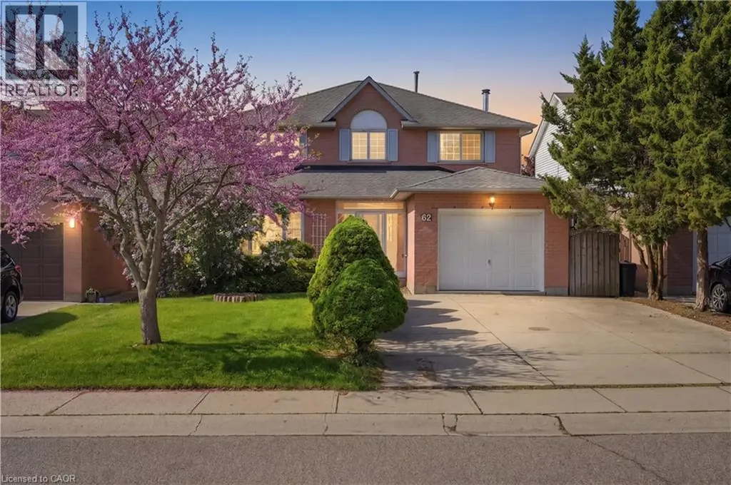62 Dragoon Drive Hamilton ON L9B 2E4