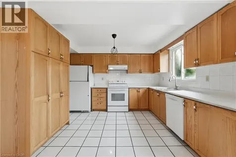 62 Dragoon Drive Hamilton ON L9B 2E4