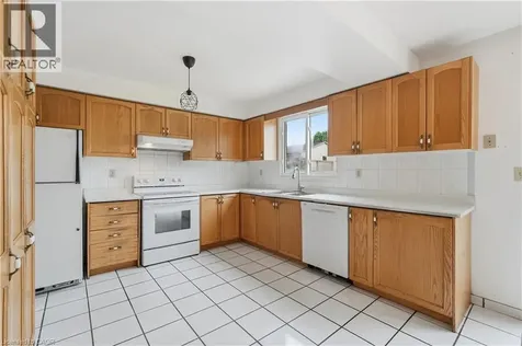 62 Dragoon Drive Hamilton ON L9B 2E4