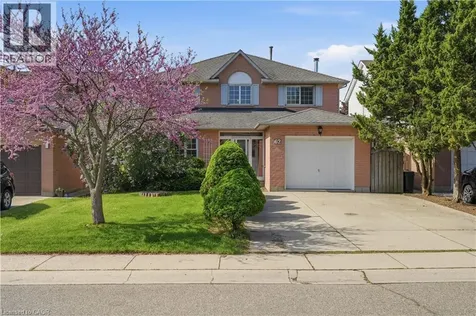 62 Dragoon Drive Hamilton ON L9B 2E4