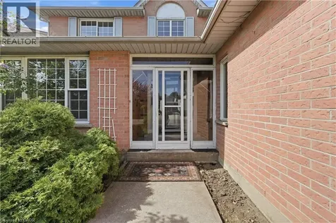 62 Dragoon Drive Hamilton ON L9B 2E4
