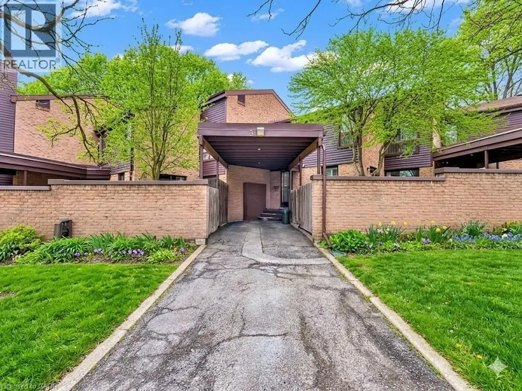 28 Underhill Crescent Kitchener ON N2A 2S8