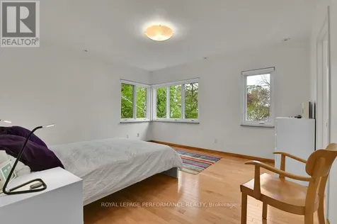 29 Mount Pleasant Avenue Ottawa ON K1S 0L7