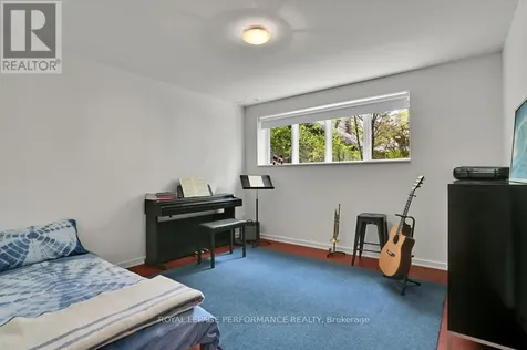 29 Mount Pleasant Avenue Ottawa ON K1S 0L7