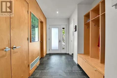 29 Mount Pleasant Avenue Ottawa ON K1S 0L7