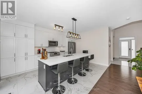 748 Vennecy Terrace Ottawa ON K1W 1H2