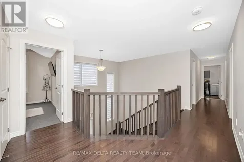 748 Vennecy Terrace Ottawa ON K1W 1H2