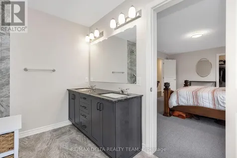 748 Vennecy Terrace Ottawa ON K1W 1H2