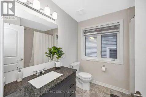 748 Vennecy Terrace Ottawa ON K1W 1H2