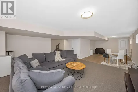 748 Vennecy Terrace Ottawa ON K1W 1H2