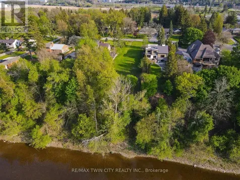 138 Riverbank Drive Cambridge ON N3H 4R6