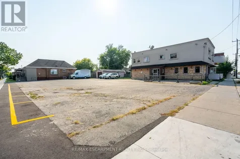 1490 Barton Street East Hamilton (homeside) ON L8H 2X2
