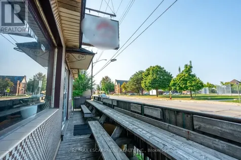 1490 Barton Street East Hamilton (homeside) ON L8H 2X2