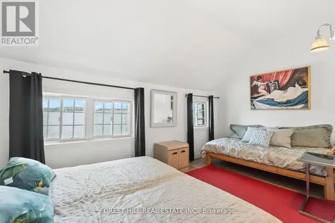 672 Hatton Avenue Selwyn ON K0L 1H0