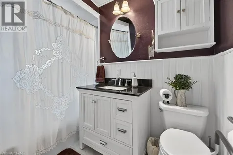 263 East 38th Street Hamilton ON L8V 4G2